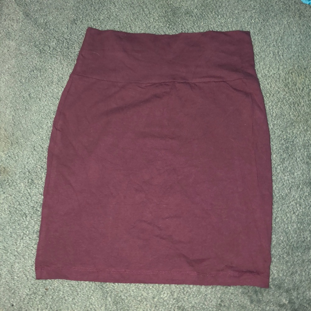 Charlotte Russe maroon stretchy mini skirt